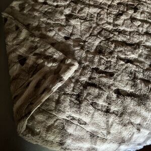 Minky Throw Blanket - Brown
Cute for baby
Minky